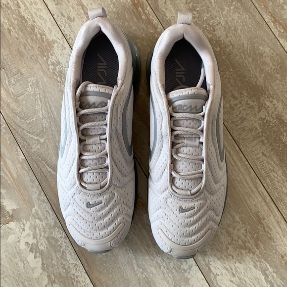 NWT Nike Air Max 720 sneakers - Picture 9 of 9